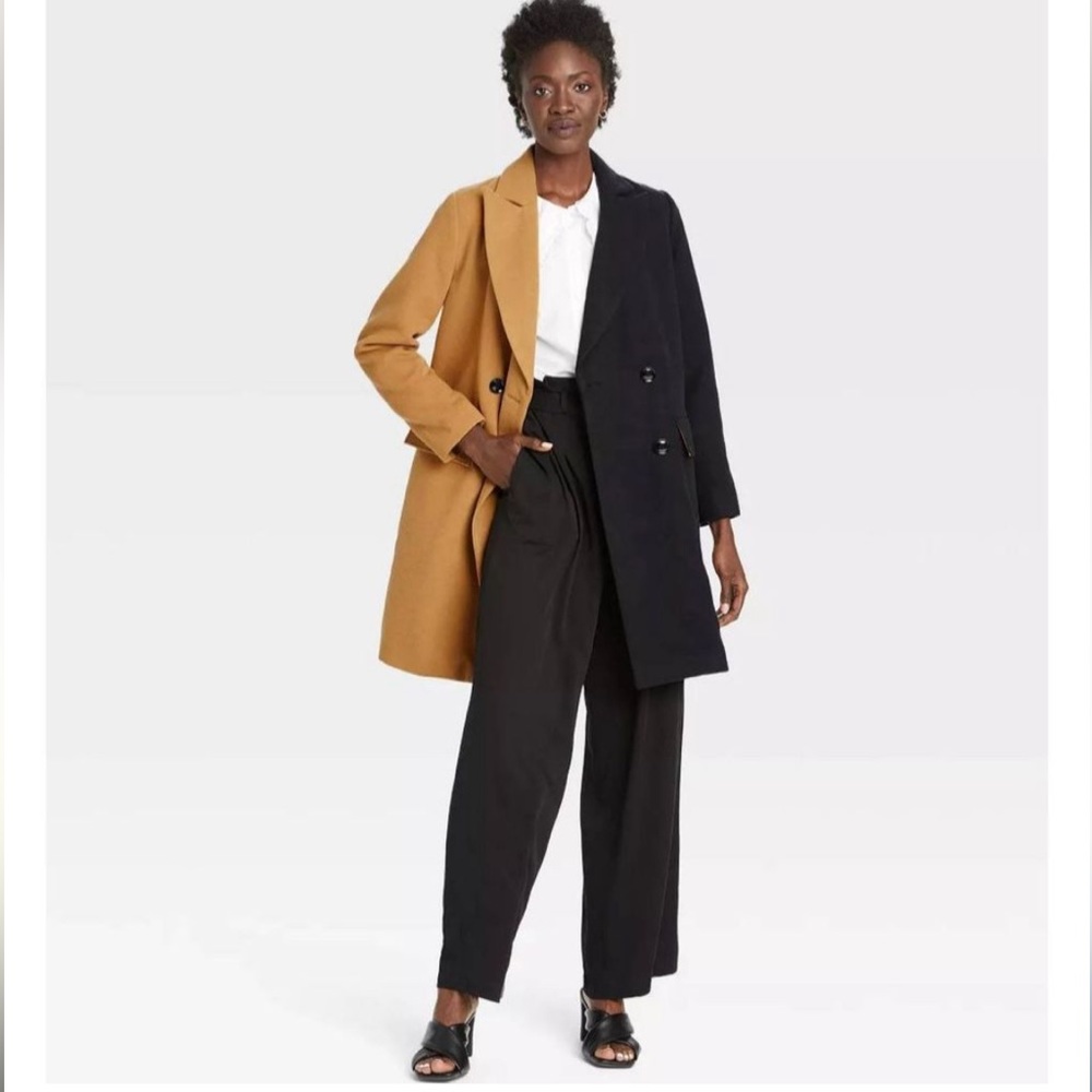 NWT WHO WHAT WEAR Bicolor 2 tone NWT
Double Breasted Black/Tan Coat